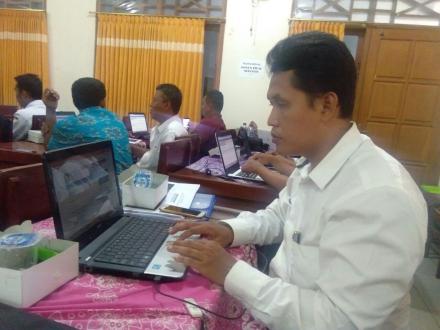 35 DESA DI KABUPATEN TRENGGALEK MENGIKUTI BIMTEK PENGEMBANGAN SISTEM INFORMASI DESA (SID)